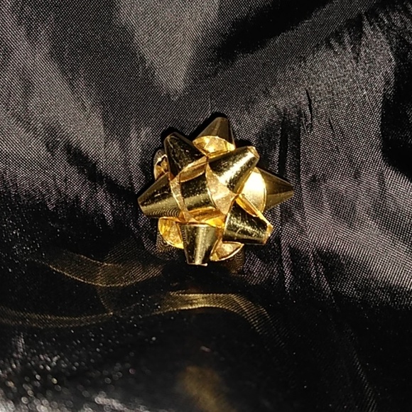 Ring - Picture 2 of 4